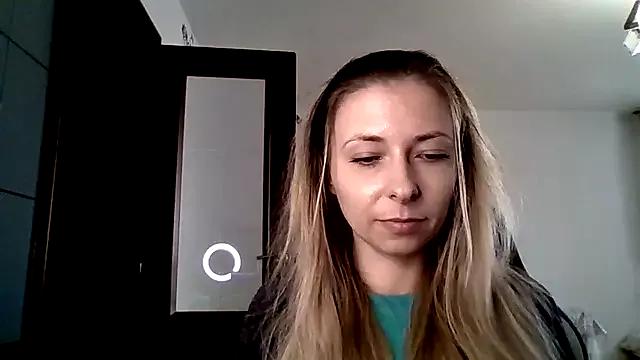 AlinedClucking from StripChat is Freechat