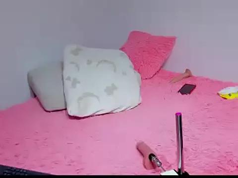 cam to cam sexiness with Girls streamers. Explore the newest collection of intense camshows from our capable horny hosts.