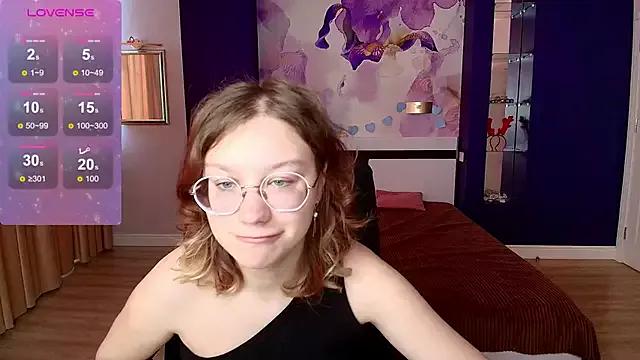 AngelinaLow from StripChat is Freechat