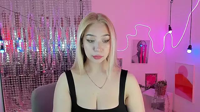 cam to cam sexiness with Girls streamers. Explore the newest collection of intense camshows from our capable horny hosts.