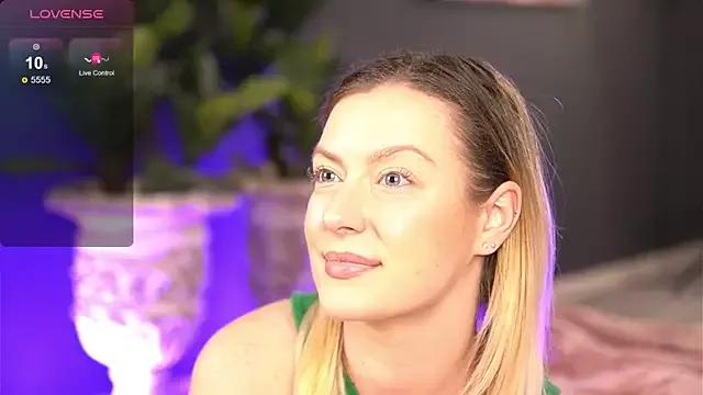 AnnastasiaMills from StripChat is Freechat