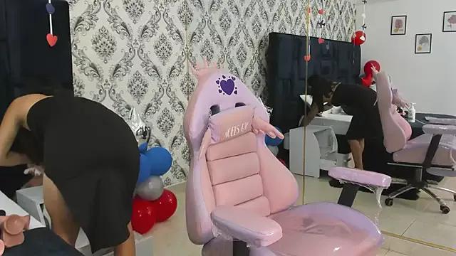 cam to cam sexiness with Girls streamers. Explore the newest collection of intense camshows from our capable horny hosts.