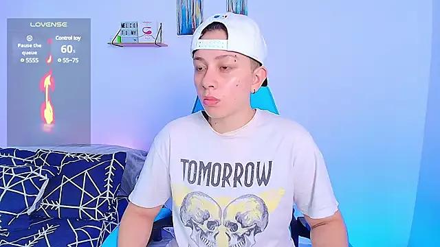 Aronmiller_ofi from StripChat is Freechat