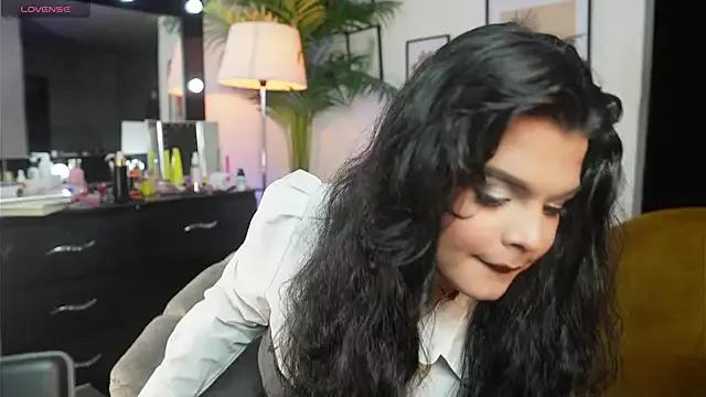 artechloe from StripChat is Freechat