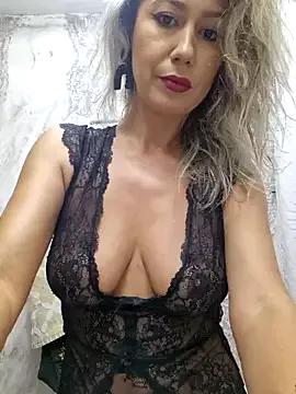 Photos of CelynaRoss from StripChat is Freechat