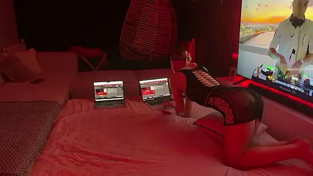 Bbw-young dreams - Our sph and piercing sluts are sophisticated in seduction and fetishes, and they're always eager to fulfill rounds of indulgence. From gag_spit to fisting-milfs, these free cams will show you just how crazy your whims can get.
