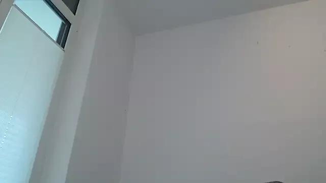 CherryEmmy from StripChat is Freechat
