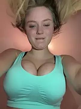 CherryEmmy from StripChat is Freechat