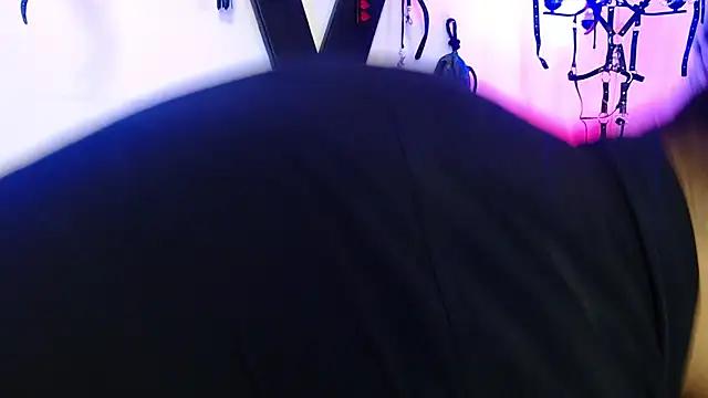 cam to cam sexiness with Girls streamers. Explore the newest collection of intense camshows from our capable horny hosts.