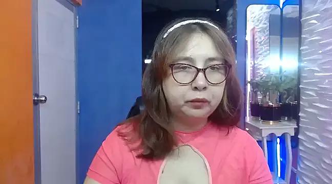chloe_prg from StripChat is Freechat