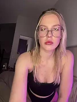 cam to cam sexiness with Girls streamers. Explore the newest collection of intense camshows from our capable horny hosts.