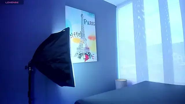 Cloe_five from StripChat is Freechat