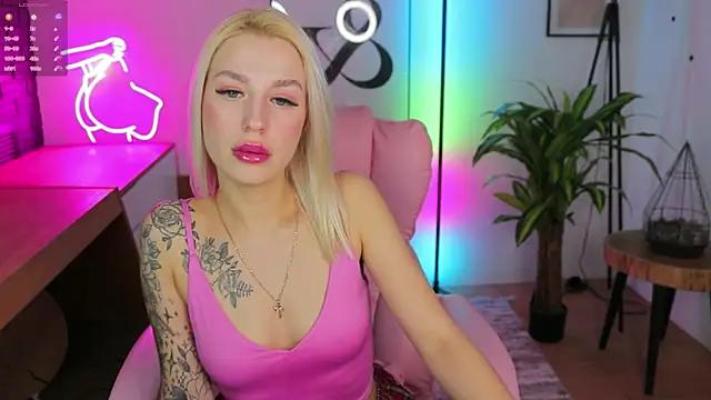 cam to cam sexiness with Girls streamers. Explore the newest collection of intense camshows from our capable horny hosts.