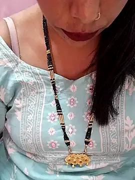 cutee_bhabhi from StripChat is Freechat