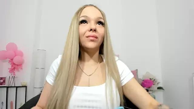 cam to cam sexiness with Girls streamers. Explore the newest collection of intense camshows from our capable horny hosts.