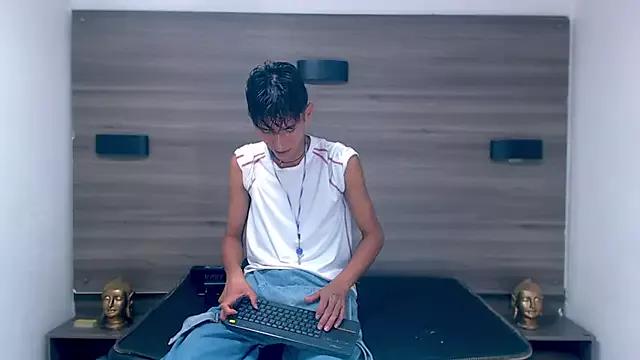 Daniel_Delux from StripChat is Freechat
