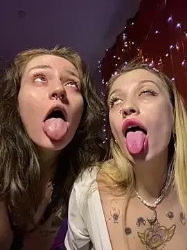 Get ready to be entertained by the hottest and kinkiest shower adult freechat sex cam shows on our shower page. You're sure to find the ideal match for your dreams.