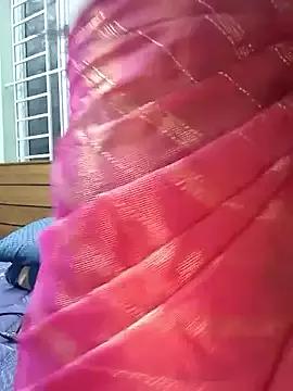 Dreamqueentamill from StripChat is Freechat
