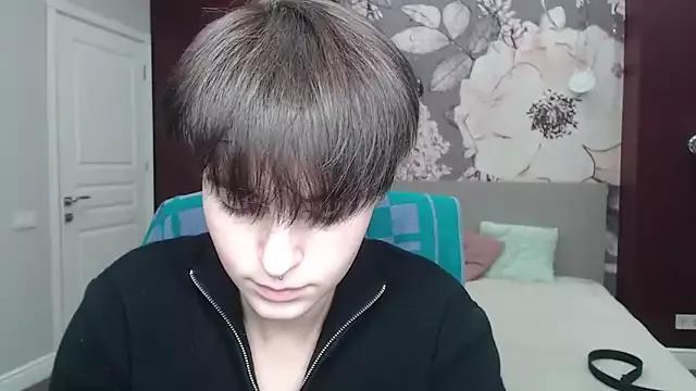 EmiliaYours from StripChat is Freechat
