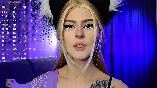 Emily__Mooree from StripChat is Freechat