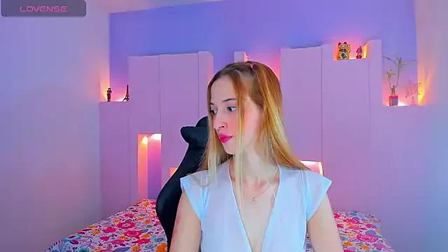 EmilyWillis7 from StripChat is Freechat