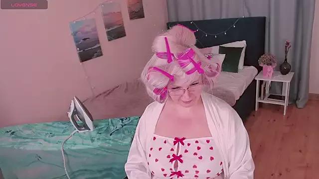 emma_pill from StripChat is Freechat