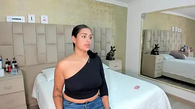 EmmaTorres_ from StripChat is Freechat