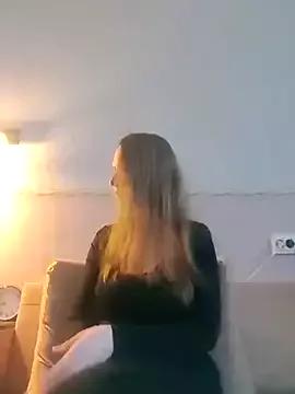 Evelina_cute from StripChat is Freechat
