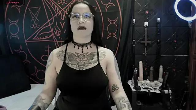 Evil_Queen_666 from StripChat is Freechat