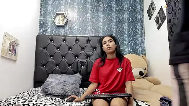 cam to cam sexiness with Girls streamers. Explore the newest collection of intense camshows from our capable horny hosts.