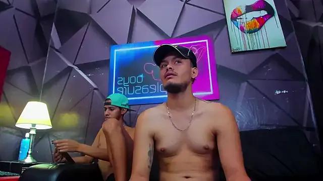 cam to cam sexiness with Girls streamers. Explore the newest collection of intense camshows from our capable horny hosts.