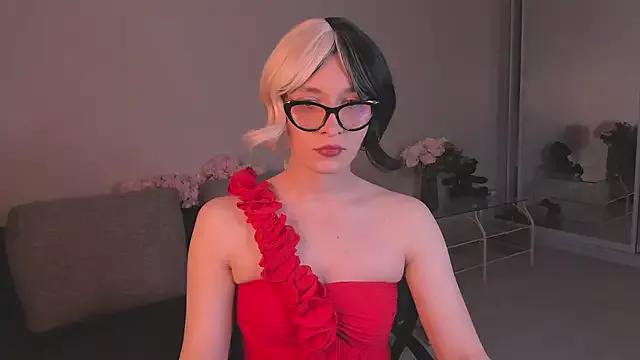 cam to cam sexiness with Girls streamers. Explore the newest collection of intense camshows from our capable horny hosts.