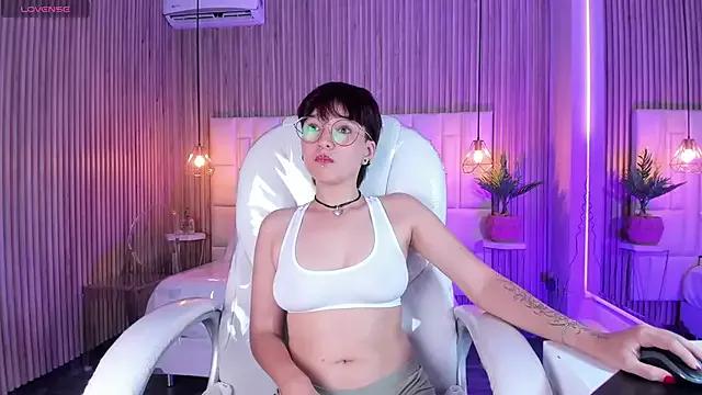 GabyMillerr_ from StripChat is Freechat