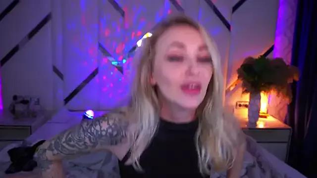 cam to cam sexiness with Girls streamers. Explore the newest collection of intense camshows from our capable horny hosts.