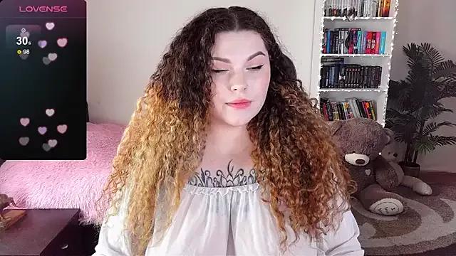 GwenSummers from StripChat is Freechat