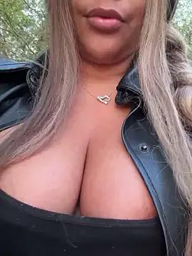 Photos of HaileyDiana from StripChat is Freechat