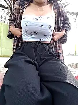 hornybitchess from StripChat is Freechat