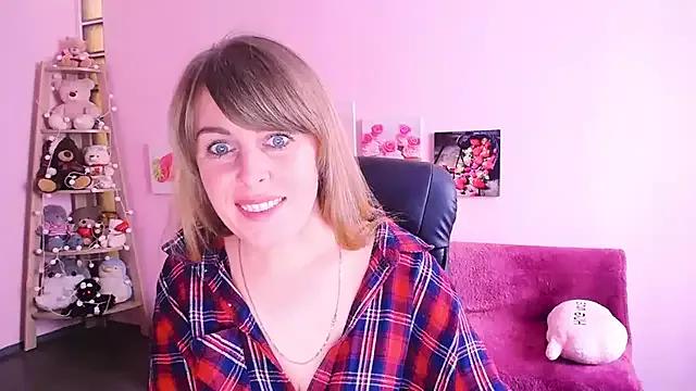cam to cam sexiness with Girls streamers. Explore the newest collection of intense camshows from our capable horny hosts.