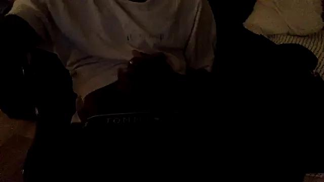 ilovemyleshigh from StripChat is Freechat