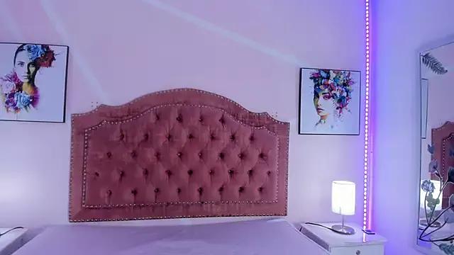Iris_Thompson_ from StripChat is Freechat