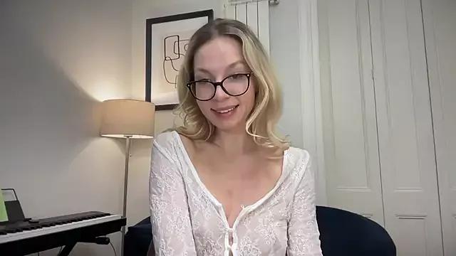 cam to cam sexiness with Girls streamers. Explore the newest collection of intense camshows from our capable horny hosts.