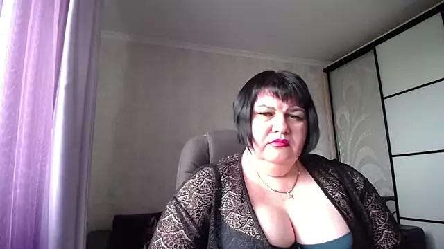 JuicyLady_Di from StripChat is Freechat