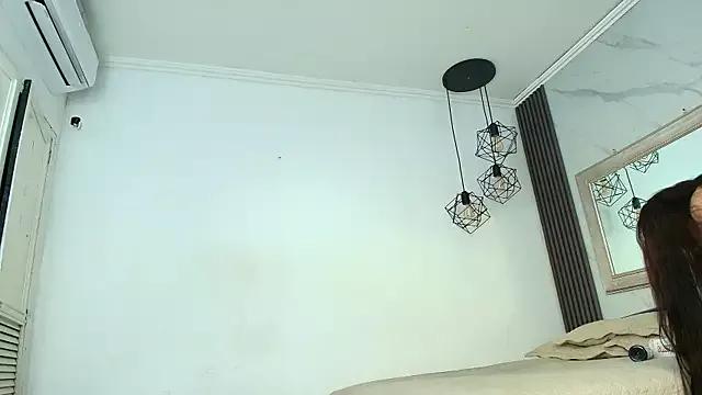 juliana_luque from StripChat is Freechat