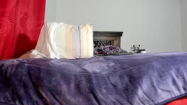 cam to cam sexiness with Girls streamers. Explore the newest collection of intense camshows from our capable horny hosts.