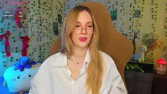 Katrina_George from StripChat is Freechat