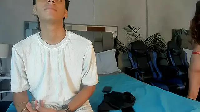 Photos of Kendra_and_liam from StripChat is Freechat