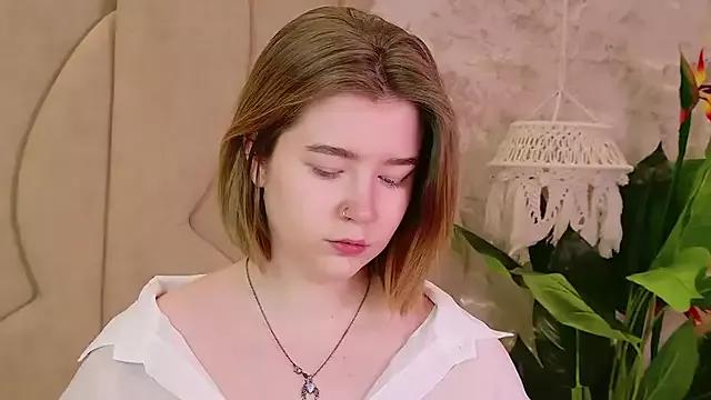 KiraForsie from StripChat is Freechat