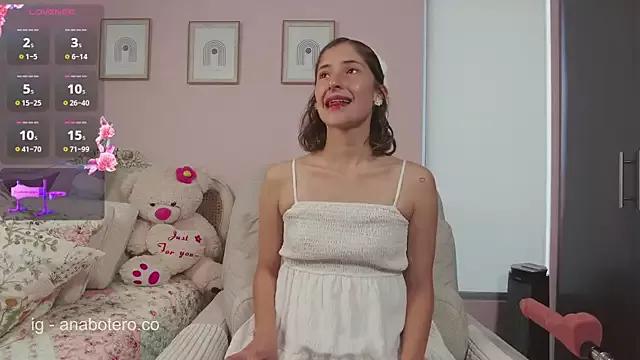KittyAna from StripChat is Freechat