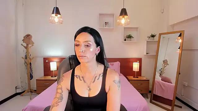 Kristen_Garner from StripChat is Freechat