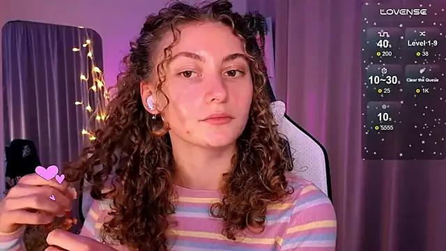 lady_curls from StripChat is Freechat